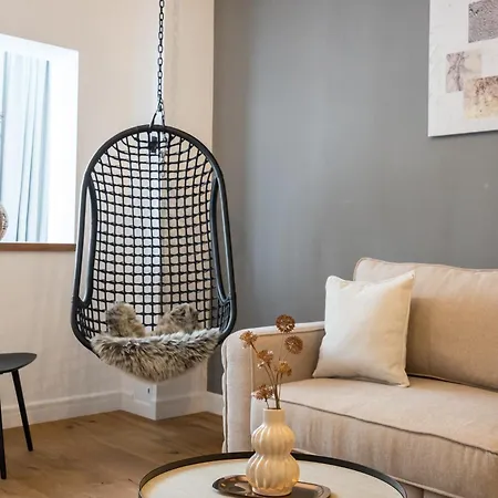 Aria Victoriei Square *