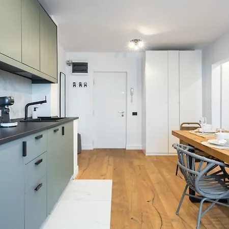 Aria Victoriei Square