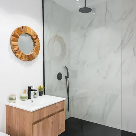 Aria Victoriei Square * Bükreş