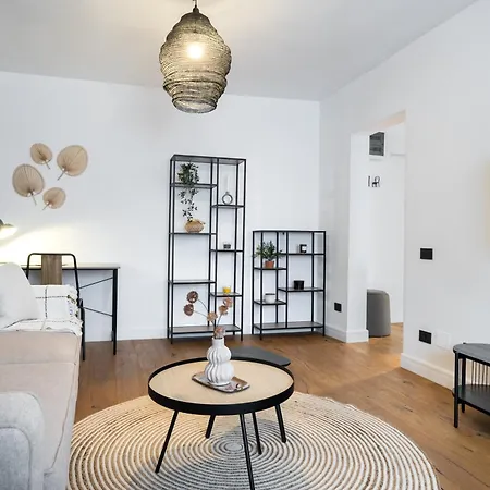 Aria Victoriei Square