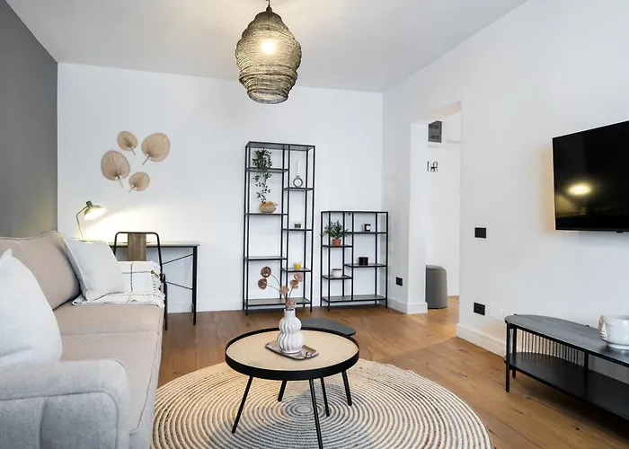 Aria Victoriei Square